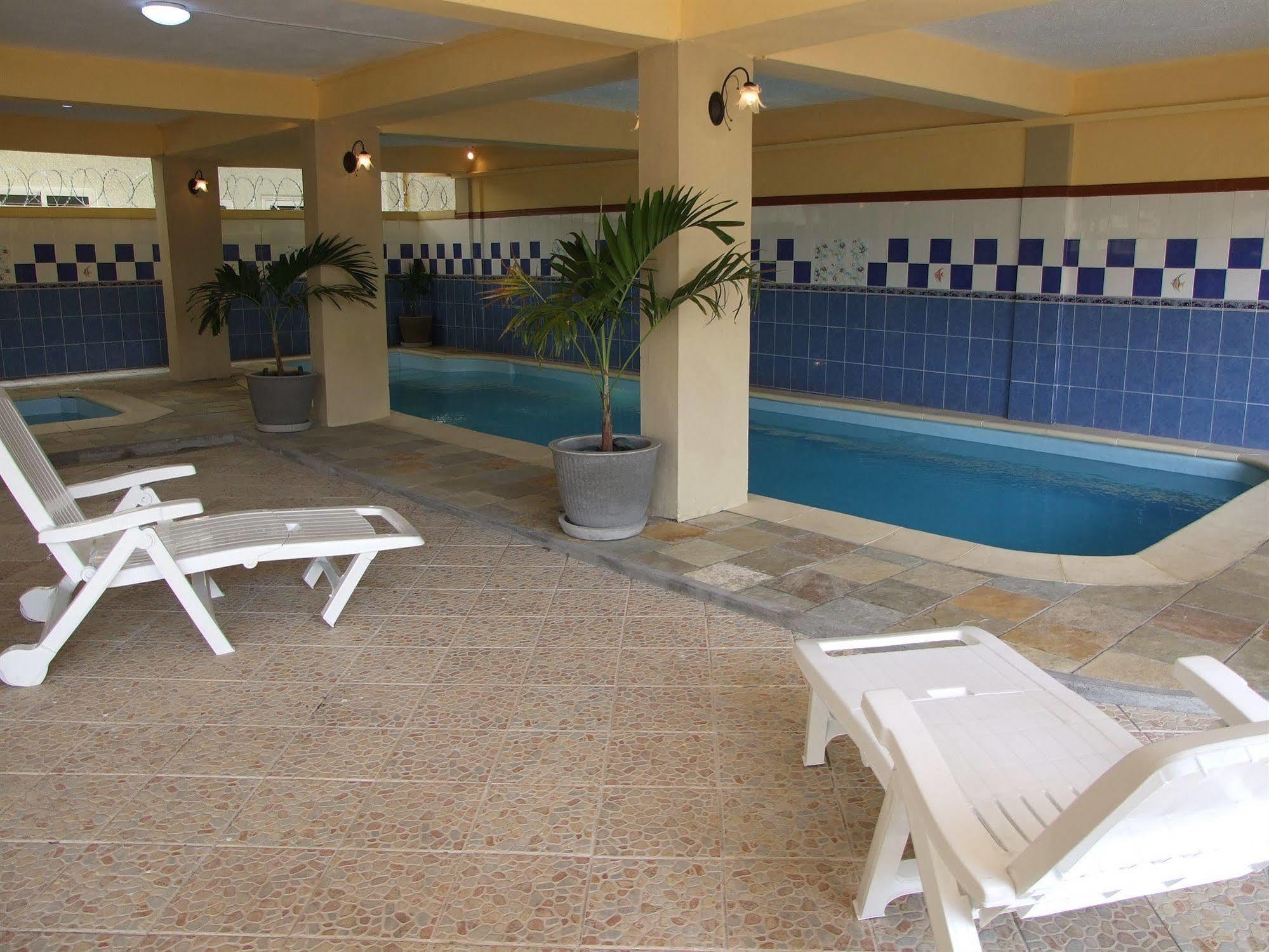 Hotel White Shell Lounge And Restaurant à Flic-en-Flacq Extérieur photo